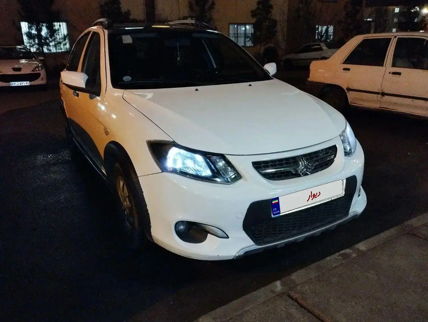 کوییک r|خودرو سواری و وانت|پرند, فاز ۴|دیوار