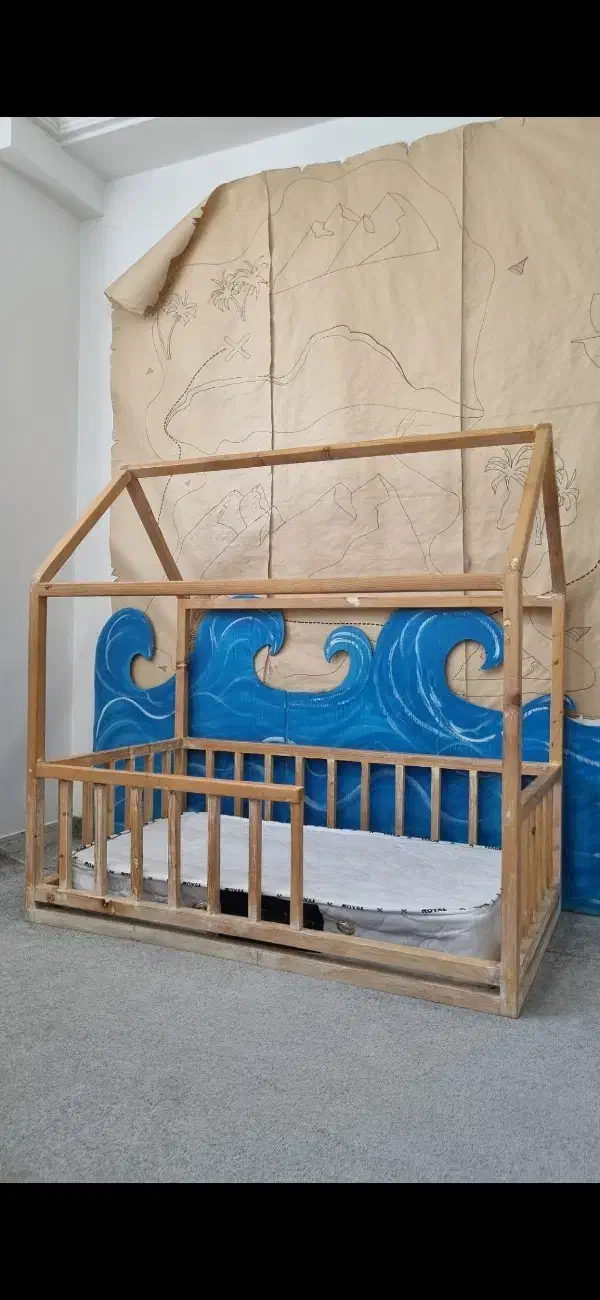 تخت کودک کلبه ای|تخت و صندلی بچه|ایلام, |دیوار