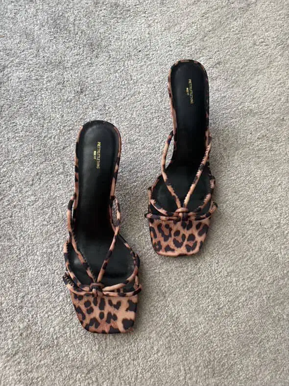 صندل اورجینال انگلیسی برند pretty little thing|کیف، کفش، کمربند|تهران, تاکسیرانی|دیوار