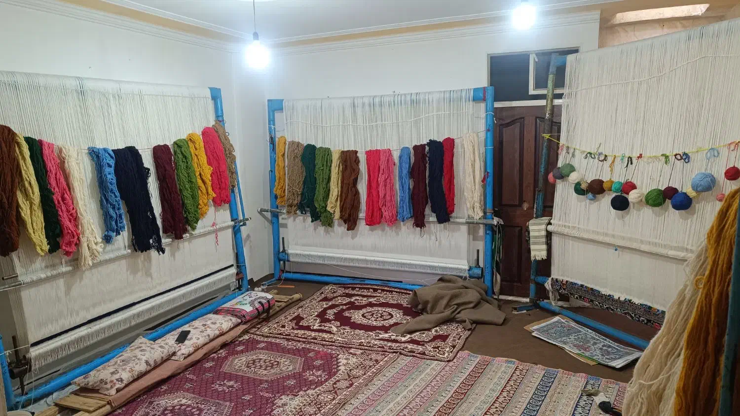 دار قالی و فرش تون|فرش|سنندج, |دیوار