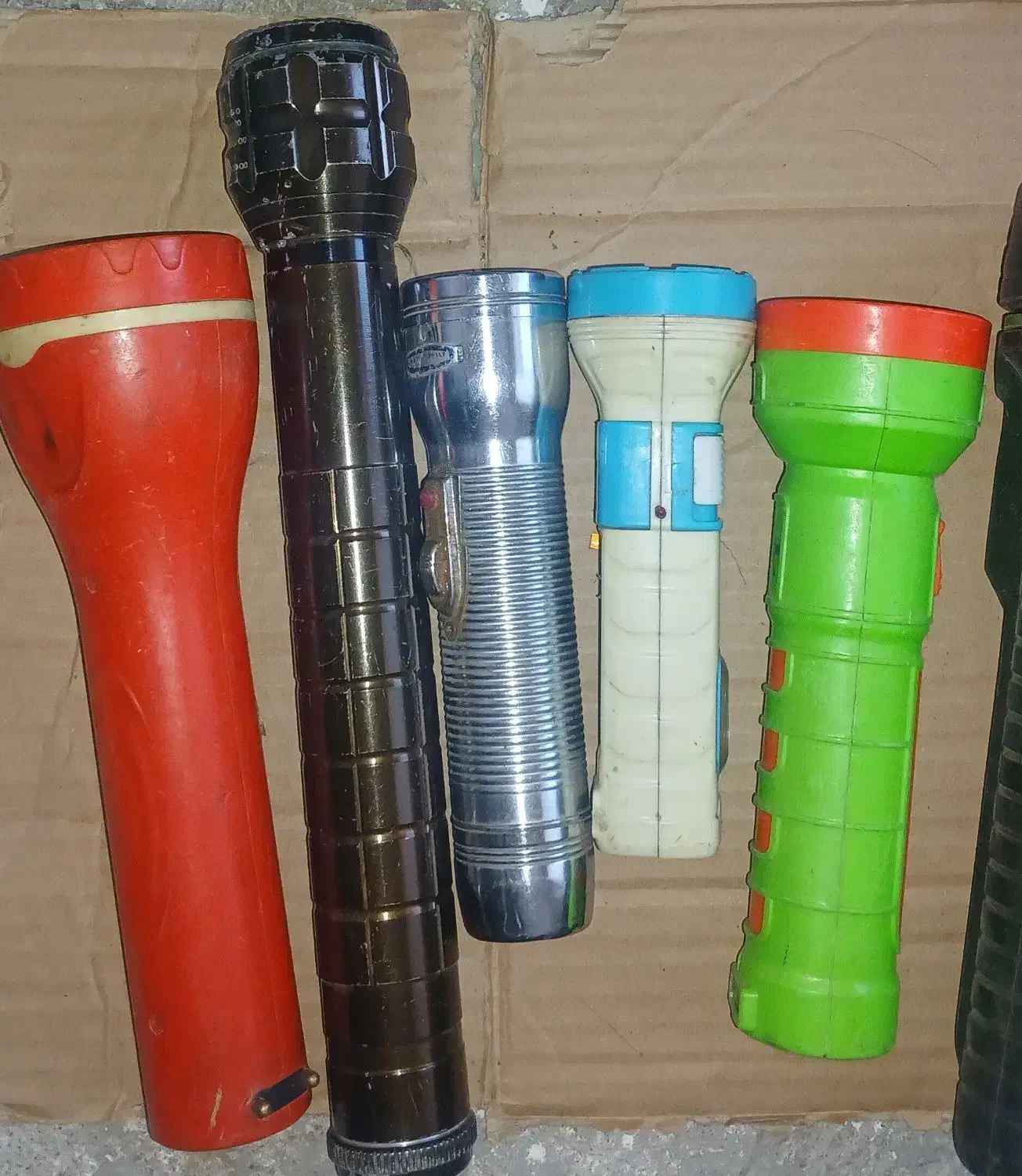 چراغ قوه وریش تراش|لامپ و چراغ|میاندوآب, |دیوار