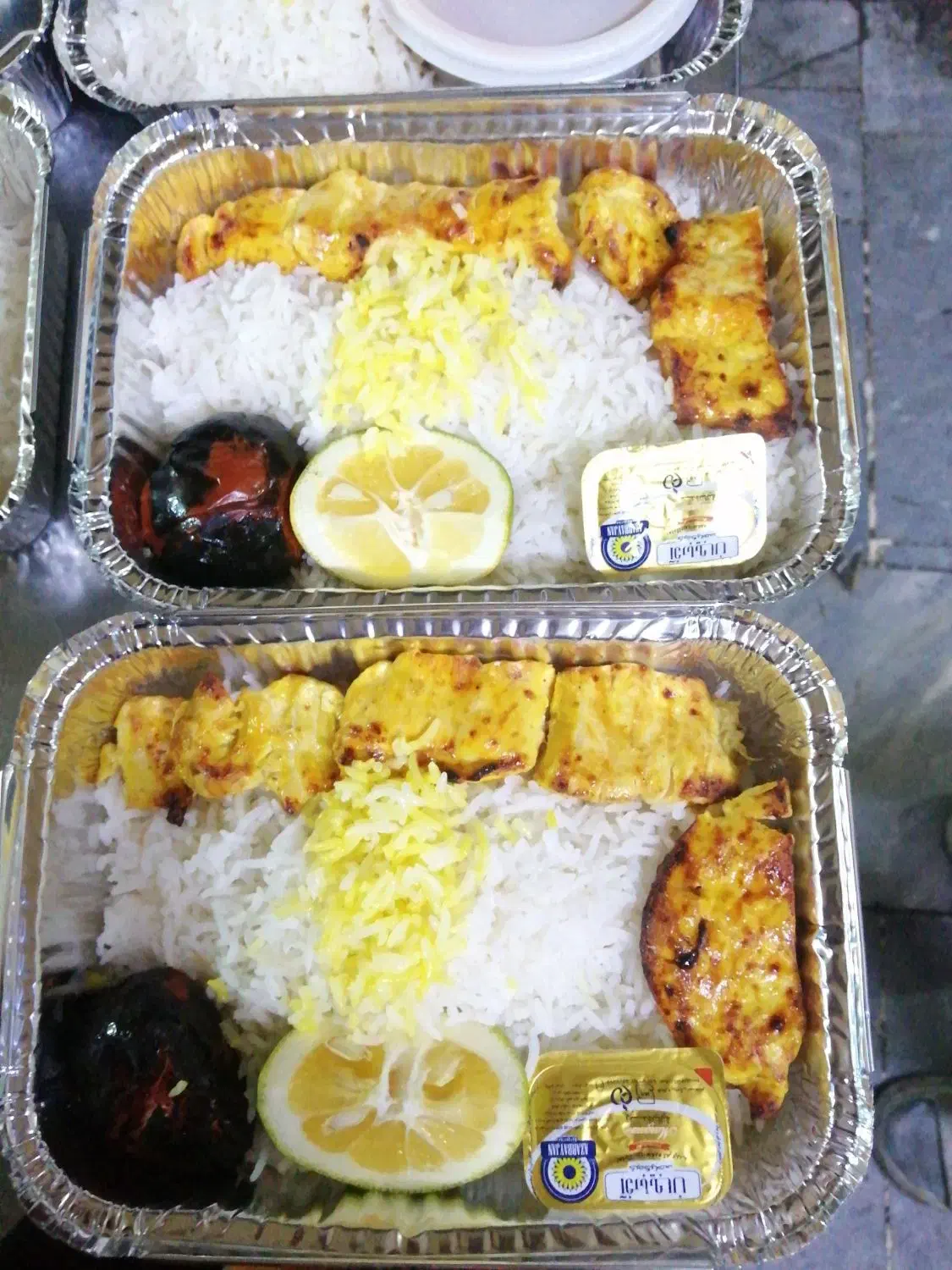 کارگر ساده خانم یا آقا جهت تهیه غذا|استخدام خدمات فروشگاه و رستوران|تهران, جوادیه تهرانپارس|دیوار