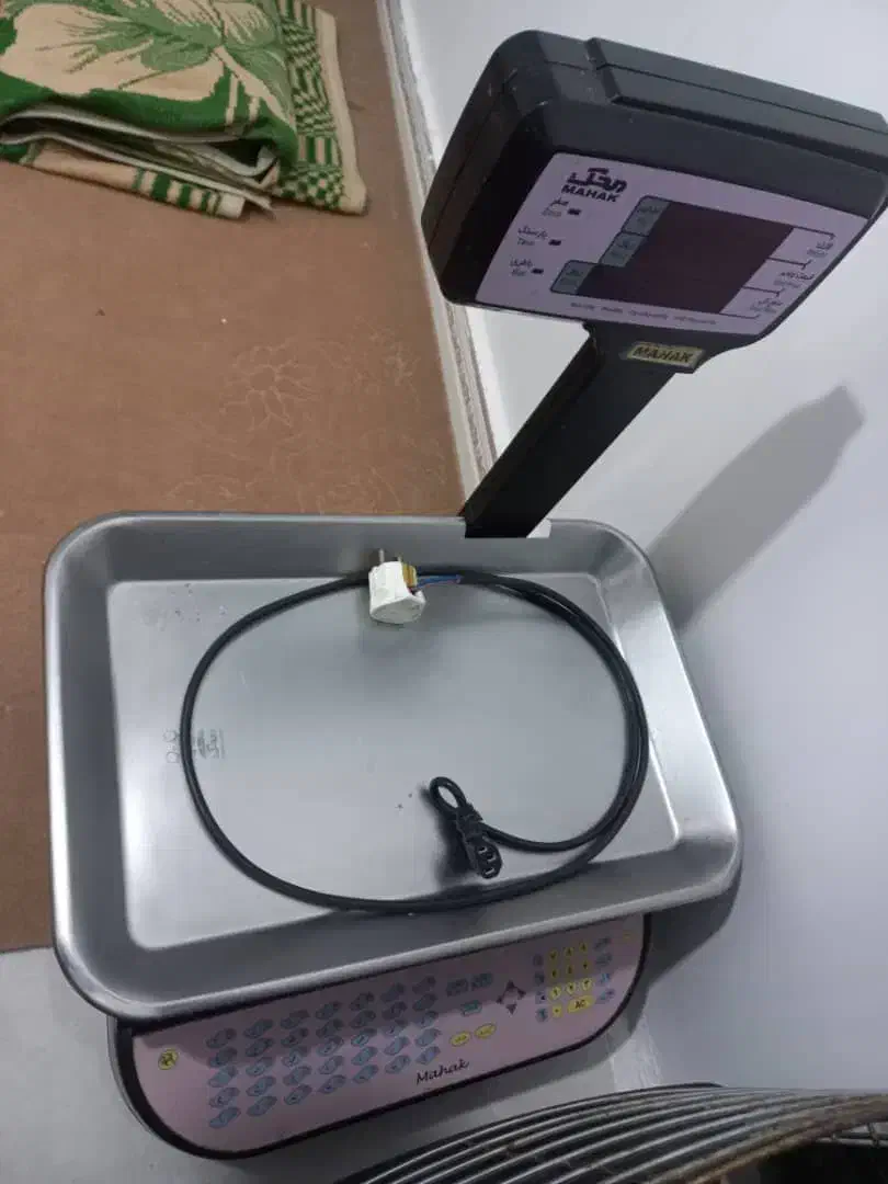 یخچال ویترینی و ترازو|فروشگاه و مغازه|برازجان, |دیوار