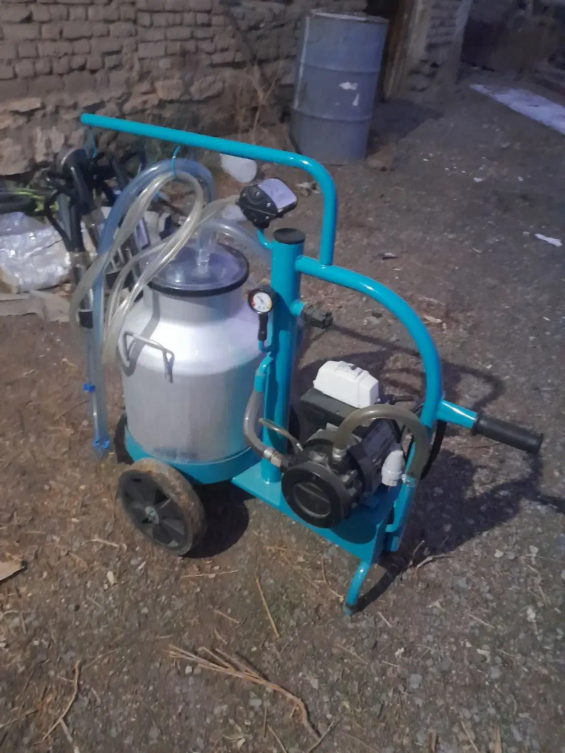 شیردوش|لوازم جانبی حیوانات|سلماس, |دیوار