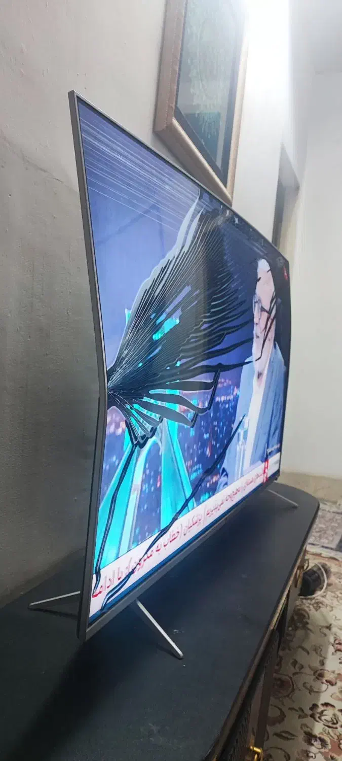 تلویزیون هوشمند 4k ال ای دی آسیب دیده|تلویزیون و پروژکتور|مشهد, چهارچشمه|دیوار
