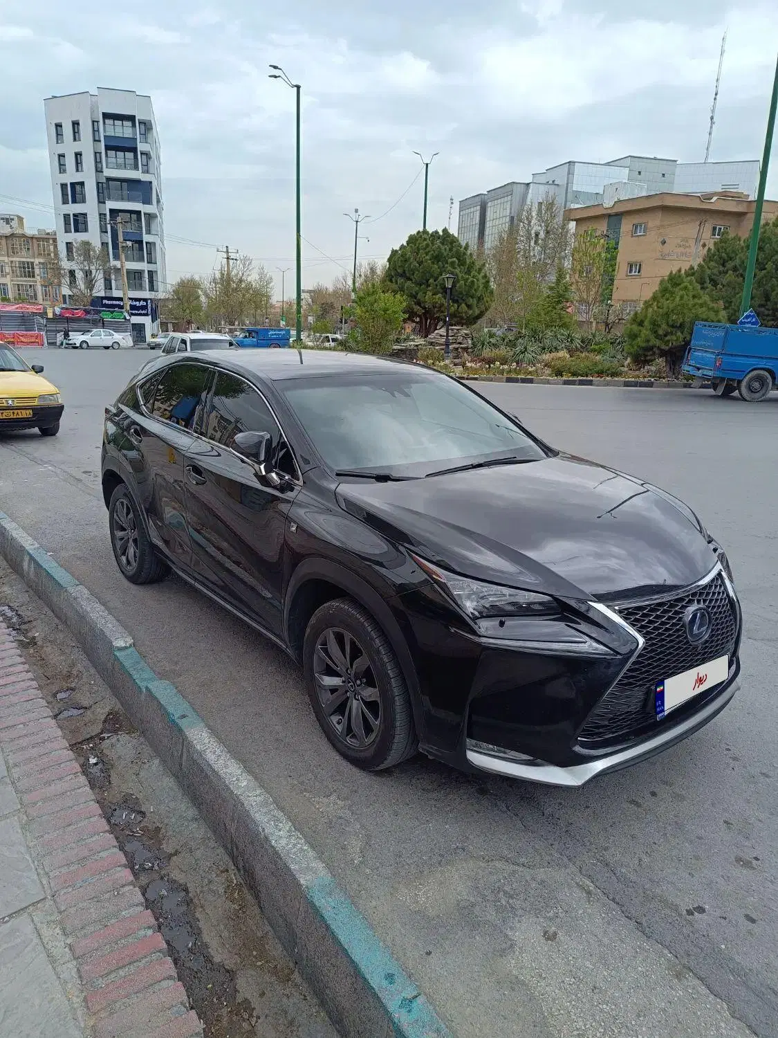 لکسوس nx300|خودرو سواری و وانت|تهران, درختی|دیوار