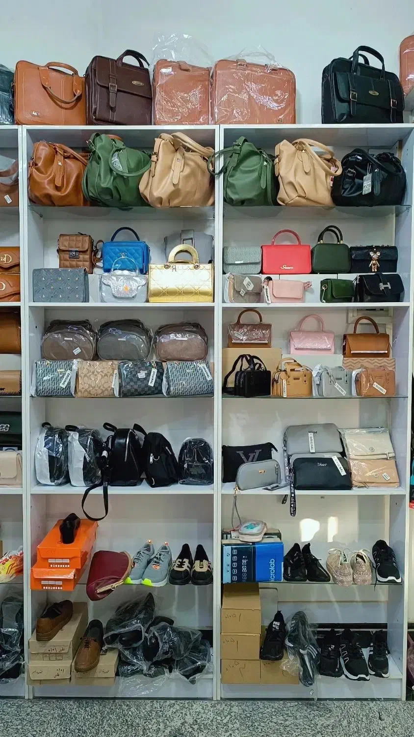 فروشنده خانم برای فروش کیف و کفش|استخدام بازاریابی و فروش|سراوان, |دیوار