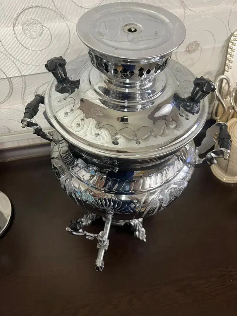 سماور به همراه ست قوری و سینی و کاسه و پارچ|سماور، چایساز، قهوهساز|ری, امین آباد|دیوار