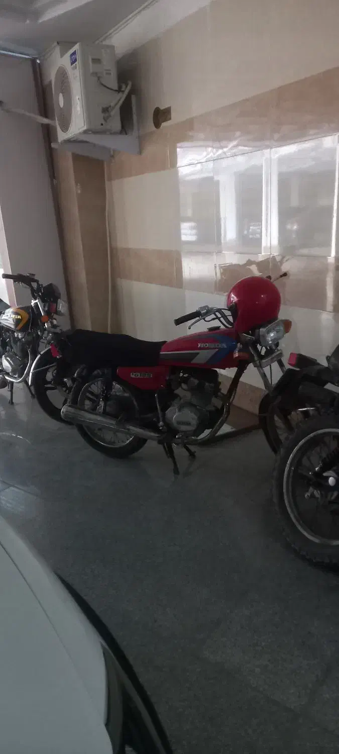 هوندا۱۲۵|موتورسیکلت|هشتگرد, شهرک دریا|دیوار