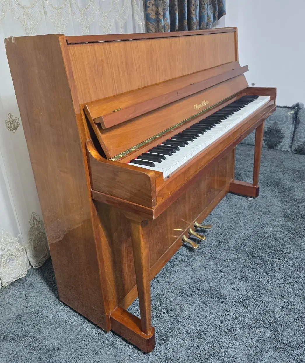 پیانو آکوستیک August Hoffman|پیانو، کیبورد، آکاردئون|بوشهر, |دیوار