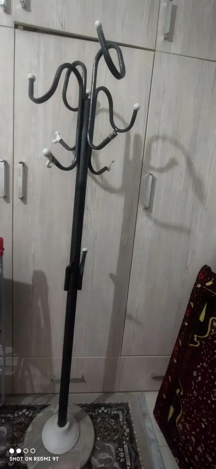 چوب لباسی|مبلمان خانگی و میز عسلی|رشت, کوی مهر|دیوار