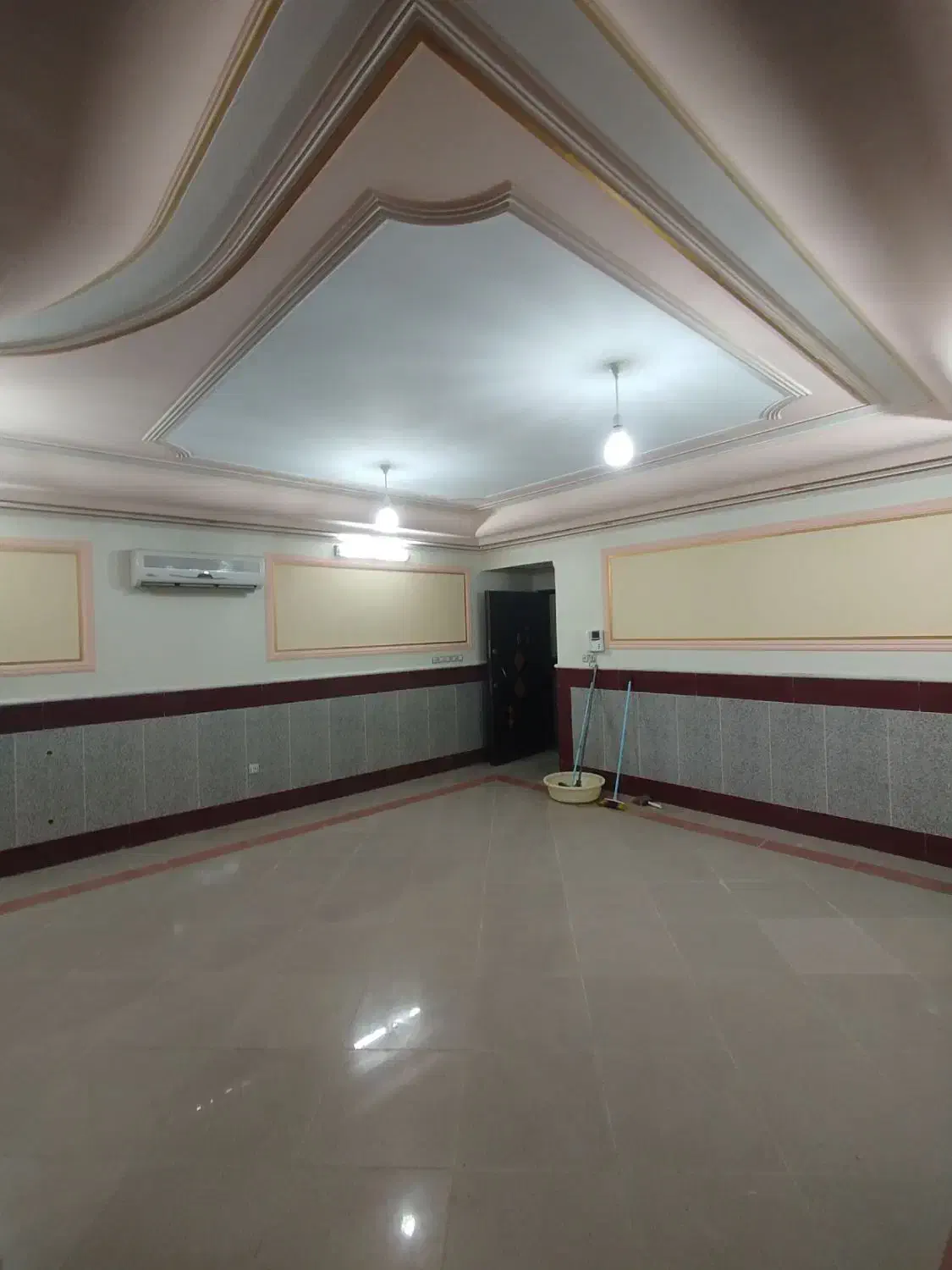 واحد ۹۵ متری ساختمان پزشکان/امیرالمومنین|اجارهٔ دفتر کار، اتاق اداری، مطب|زاهدان, |دیوار