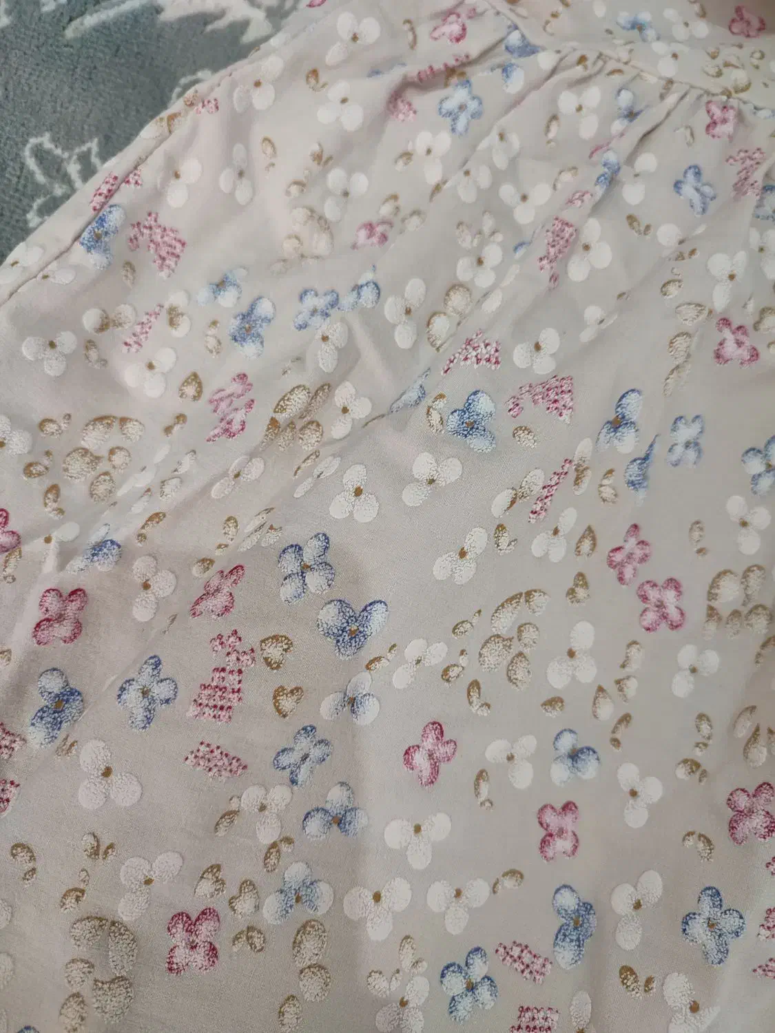 لباس|کفش و لباس بچه|رشت, خرسندی|دیوار