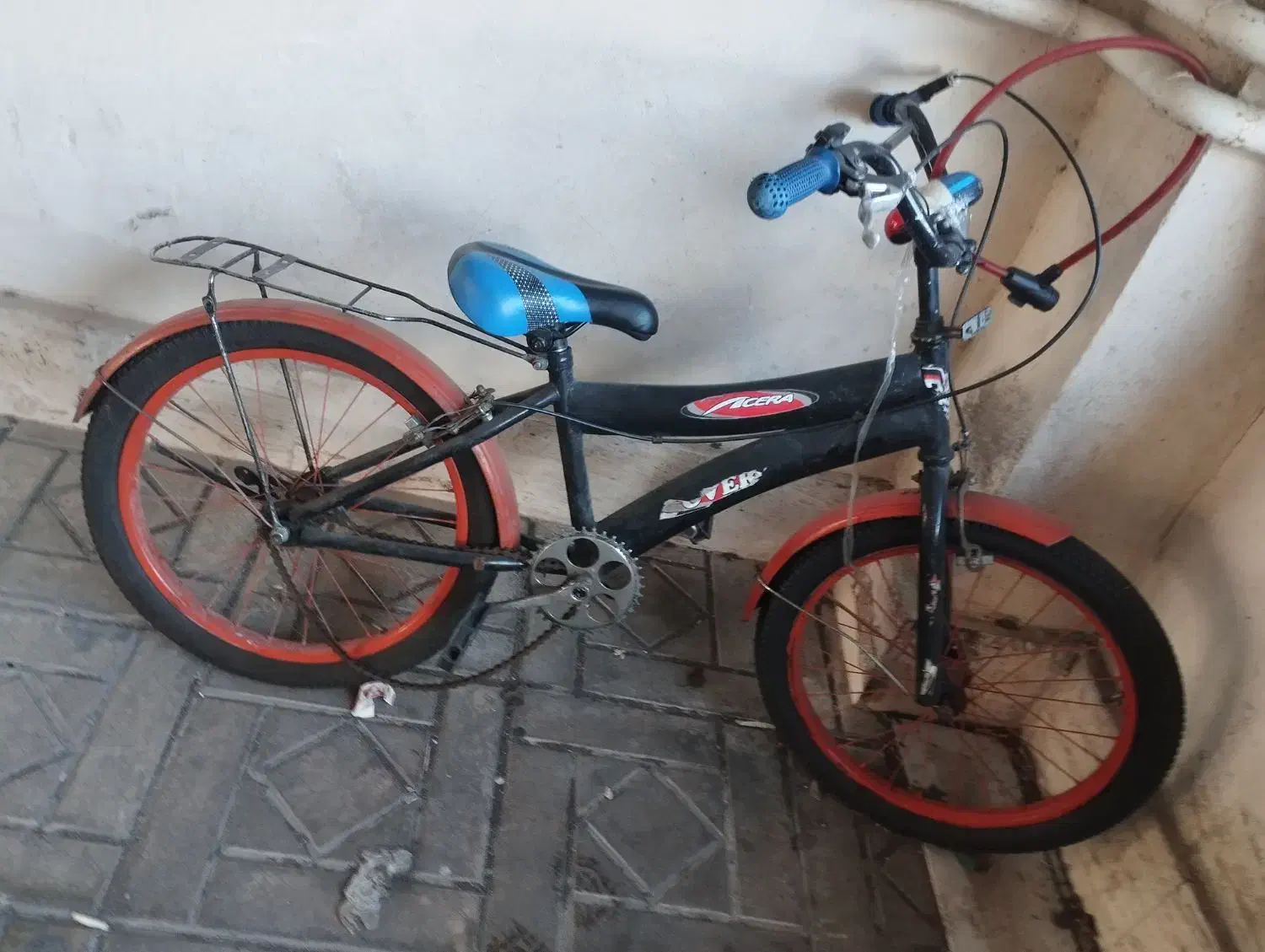 دوچرخه|دوچرخه، اسکیت، اسکوتر|رشت, رودبارتان|دیوار