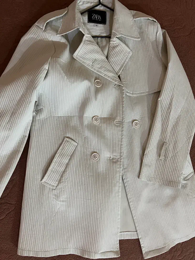 مانتو|لباس|دهدشت, |دیوار