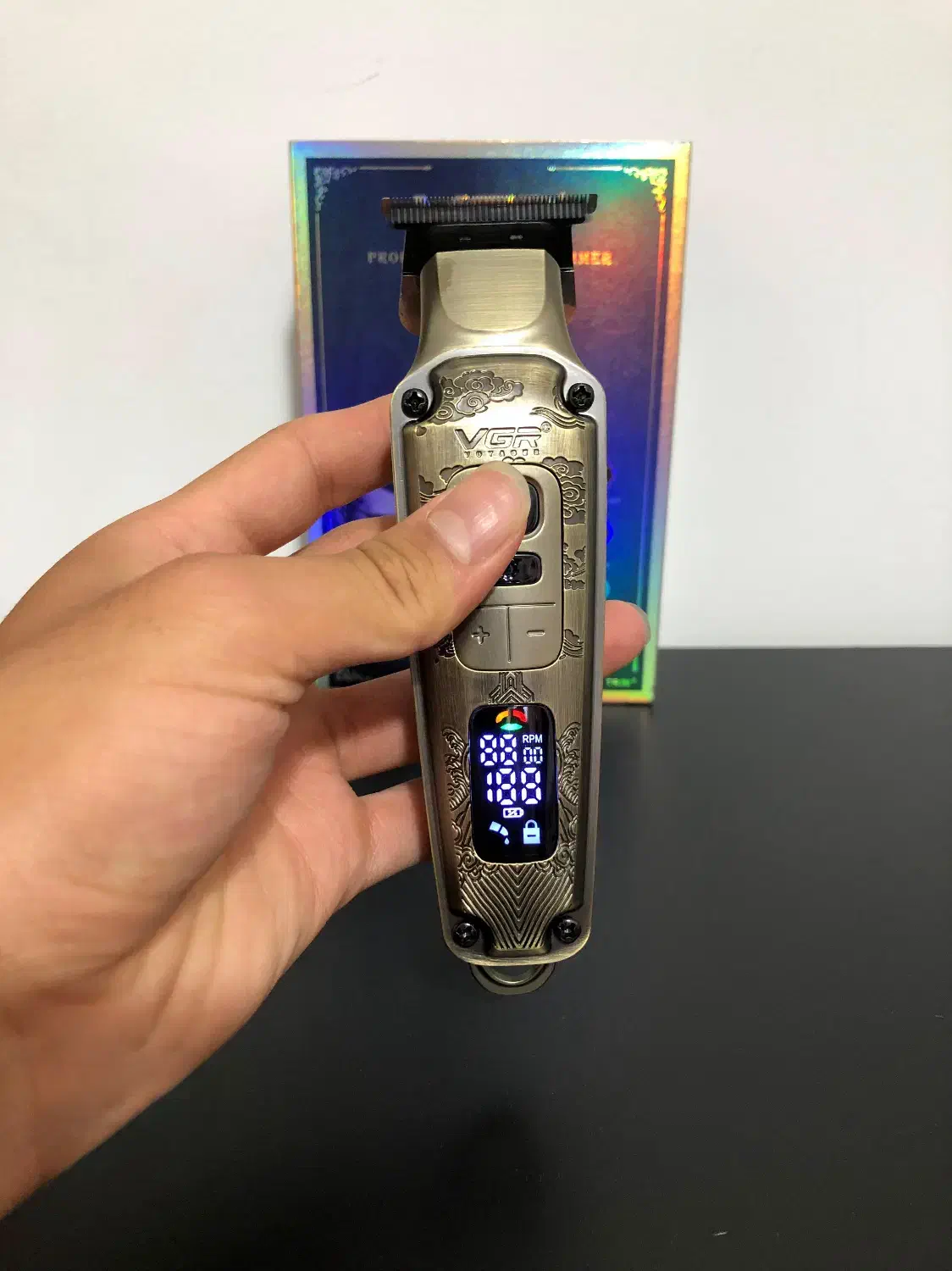 ماشین اصلاح VGR 901 فلزی مانیتور دار شارژ ریش تراش|آرایشی، بهداشتی، درمانی|تهران, جمال‌زاده|دیوار