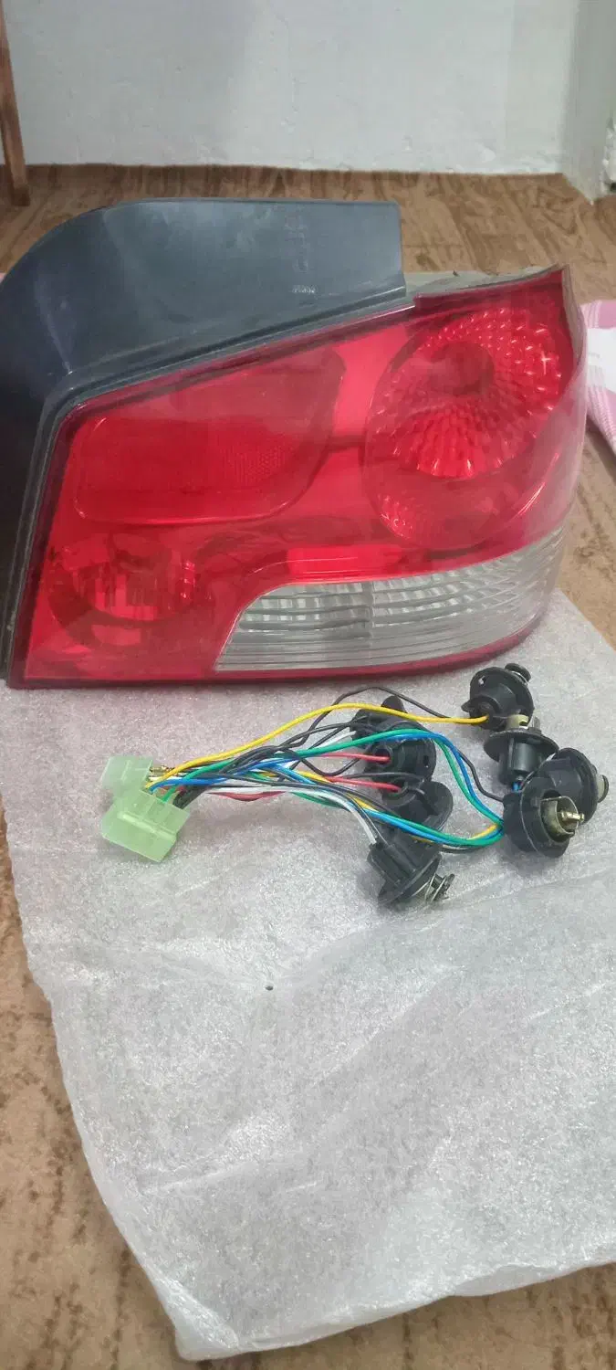 چراغ ۱۳۲|قطعات یدکی و لوازم جانبی|رشت, ولکس|دیوار