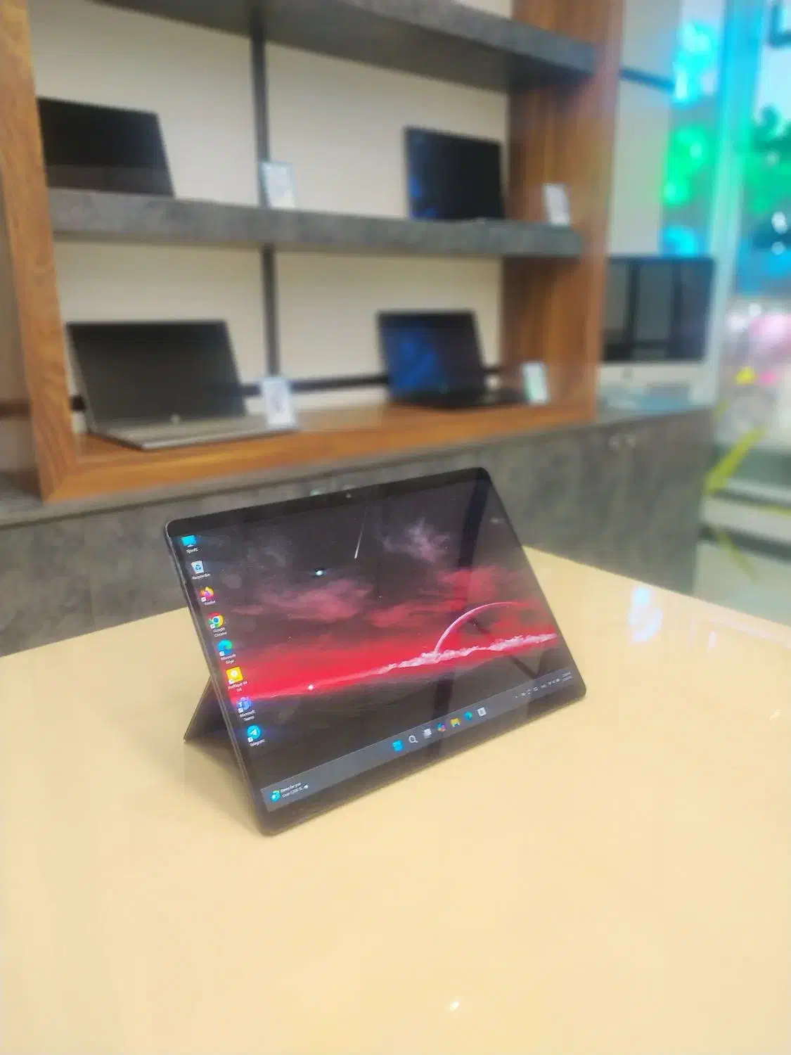 سرفیس surface pro 8 + کیبورد|رایانه همراه|قم, صفائیه|دیوار