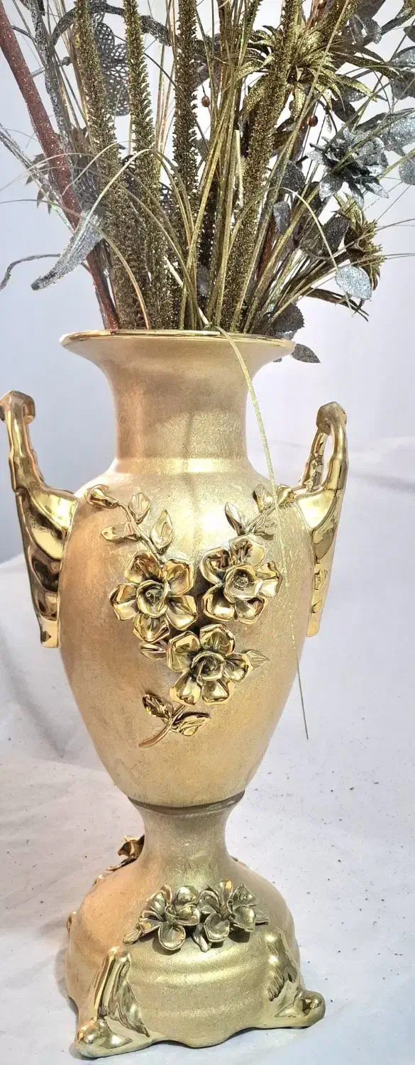 گلدون طلایی نقش برجسته|صنایع دستی و سایر لوازم تزئینی|پاکدشت, پاکدشت (مامازند)|دیوار