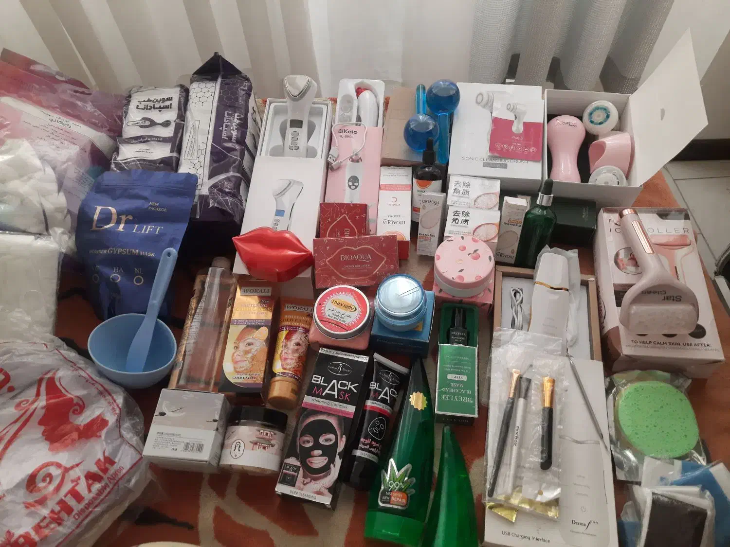 وسایل فیشیال و پاکسازی پوست|آرایشی، بهداشتی، درمانی|پرند, فاز ۵|دیوار