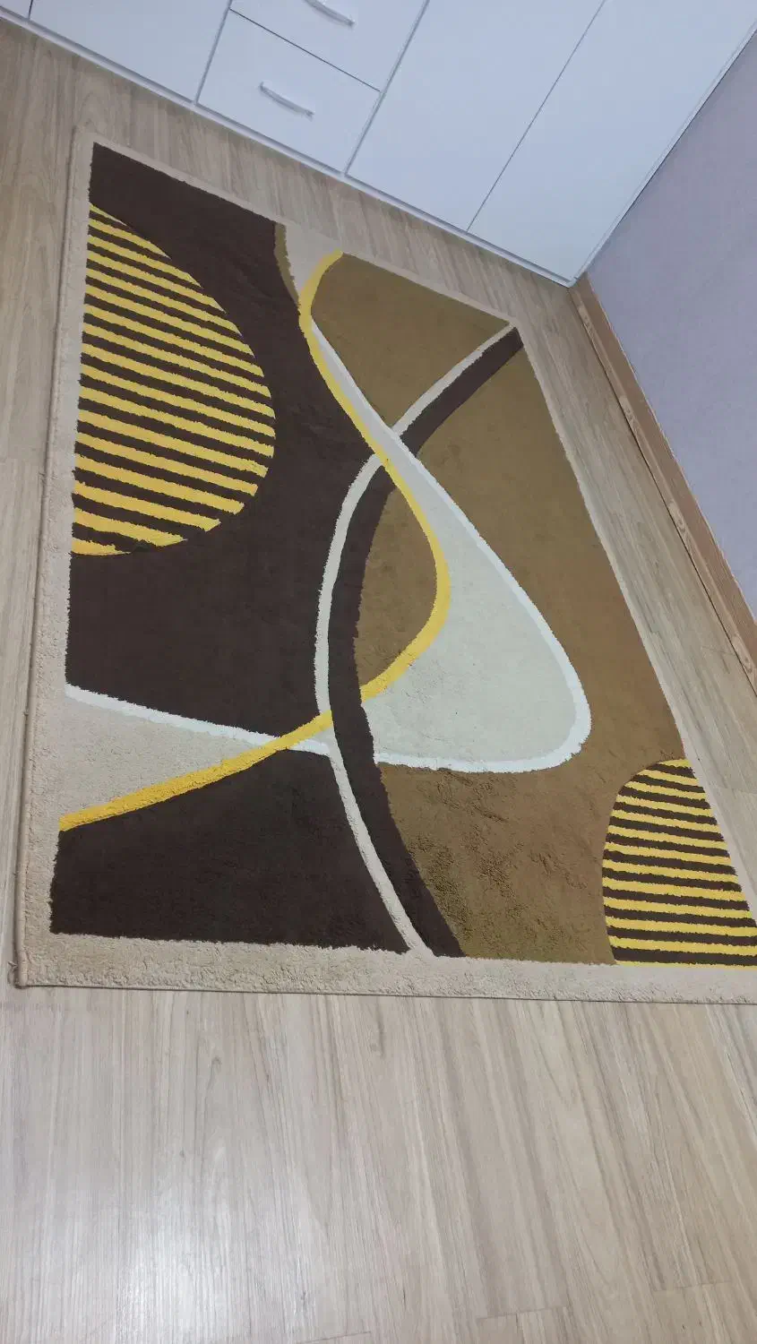 فرش ۴ متری در حد نو|فرش|اهواز, کوی آغاجاری|دیوار