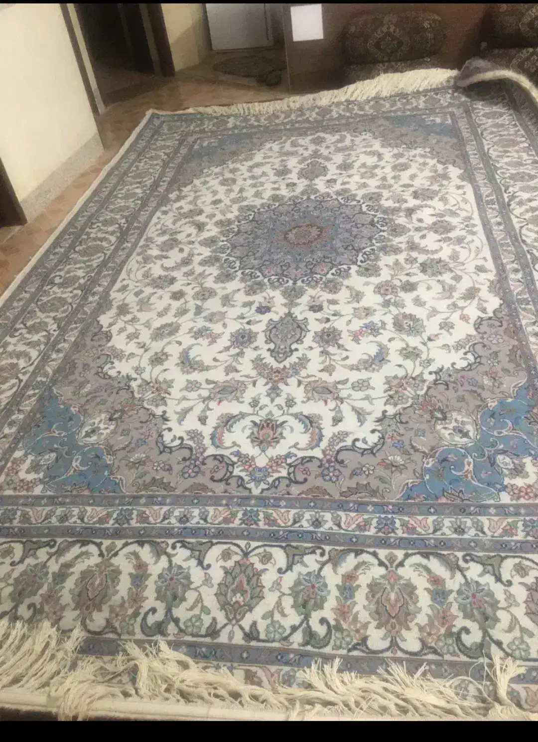 قالی دستباف|فرش|شیراز, آبیاری|دیوار