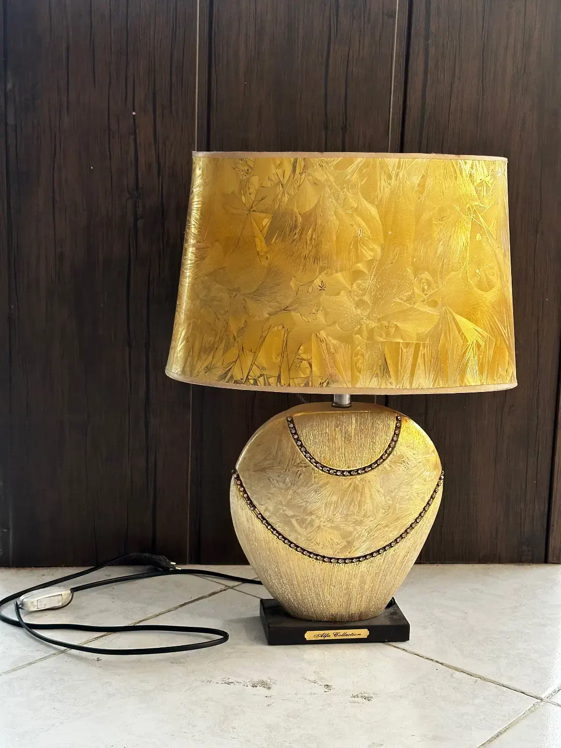 آباژور یا چراغ خواب کاملا سالم|چراغ خواب و آباژور|اصفهان, فرح آباد|دیوار