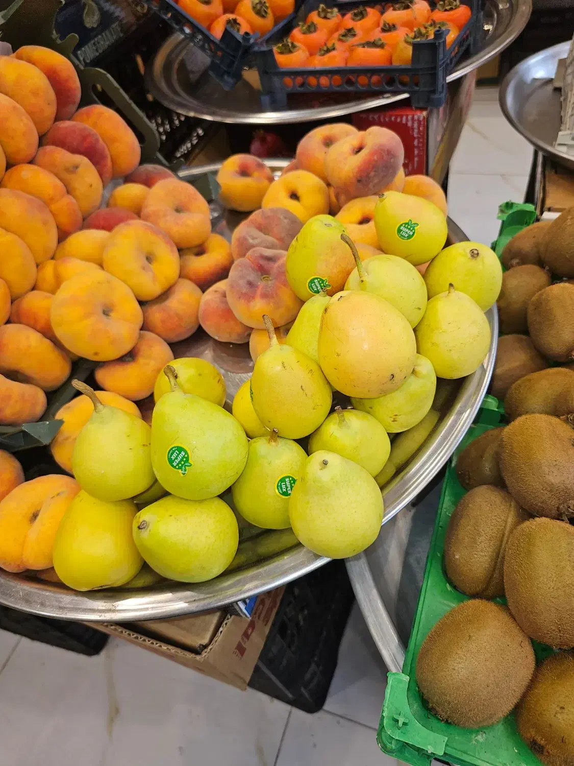 نیروی جوان جهت کار در میوه فروشی|استخدام بازاریابی و فروش|رشت, کاکتوس|دیوار