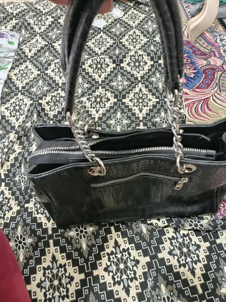 کیف چرمی|کیف، کفش، کمربند|خوی, |دیوار