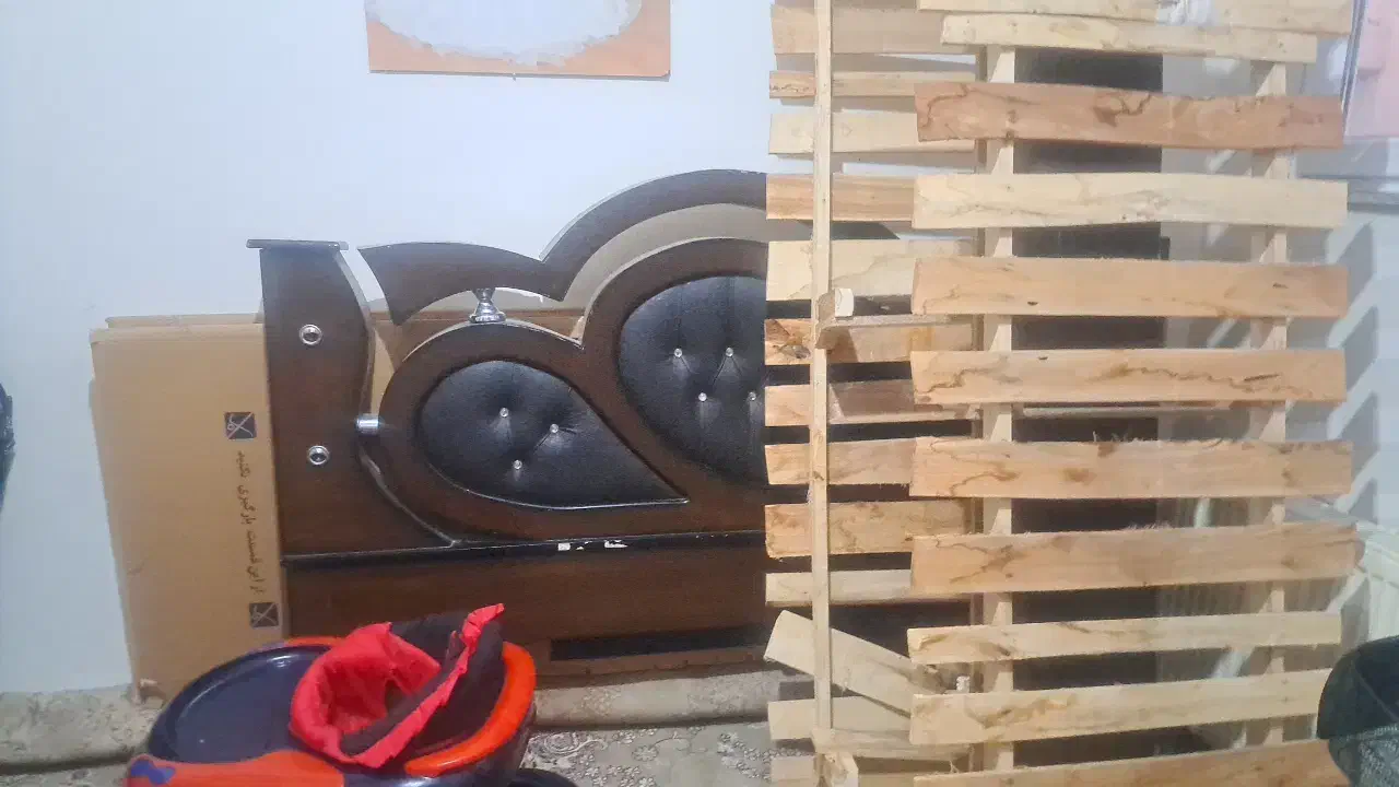 تخت دونفره یه کفی شکسته|تخت و سرویس خواب|گلبهار, شهر جدید گلبهار|دیوار