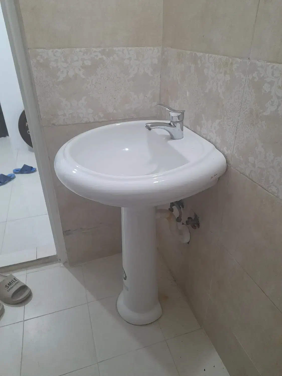 روشویی پارس سرام روی ساختمان نوساز بوده عوض کردم|لوازم سرویس بهداشتی|پاکدشت, پاکدشت (مامازند)|دیوار