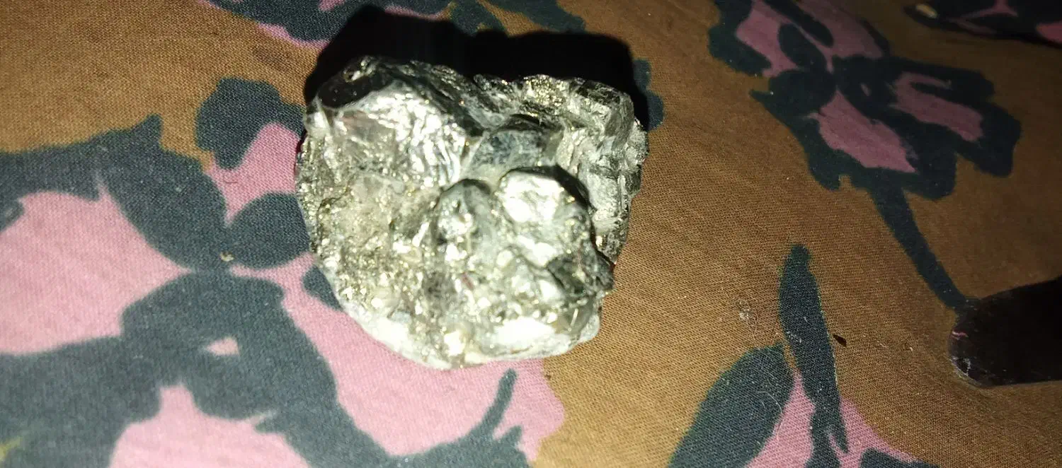 سنگ راف  ملقب سنگ طلا|کلکسیون اشیاء عتیقه|زاهدان, |دیوار