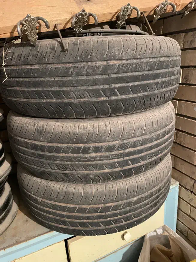 اتاق پیکان و پراید یک زاپاس پیکان سه عددلاستیک پژو|قطعات یدکی و لوازم جانبی|رفسنجان, |دیوار