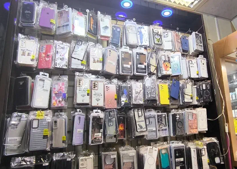 فروش الوازم جانبی موبایل زیر قیمت به علت جابجایی|لوازم جانبی موبایل و تبلت|سرپل ذهاب, |دیوار