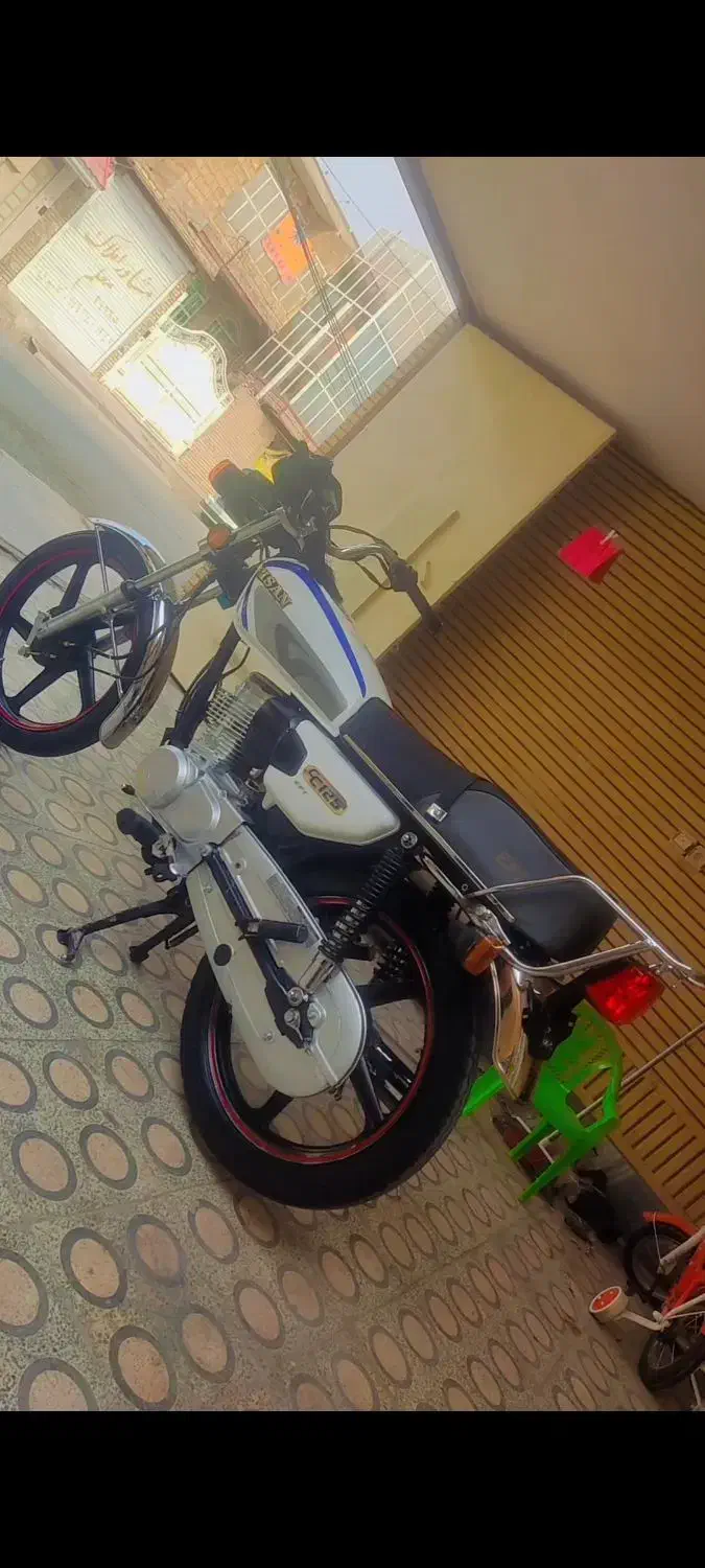 125 مدل 1402خشک خشک|موتورسیکلت|دزفول, |دیوار