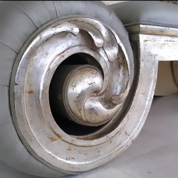 پاتختی ،پاف یا نیمکت کریستوفر گای اورجینال|تخت و سرویس خواب|تهران, زعفرانیه|دیوار