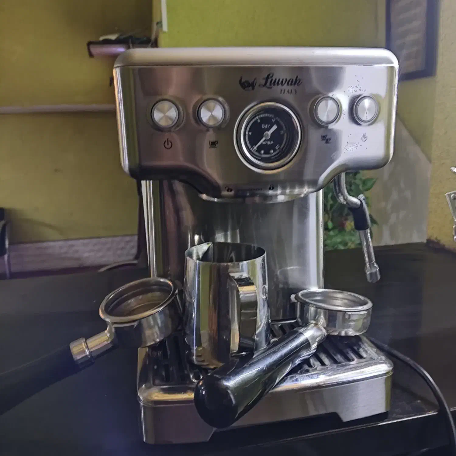 لاواک ایتالیا . نیمه صنعتی|کافیشاپ و رستوران|تربتحیدریه, شهرک ولیعصر|دیوار