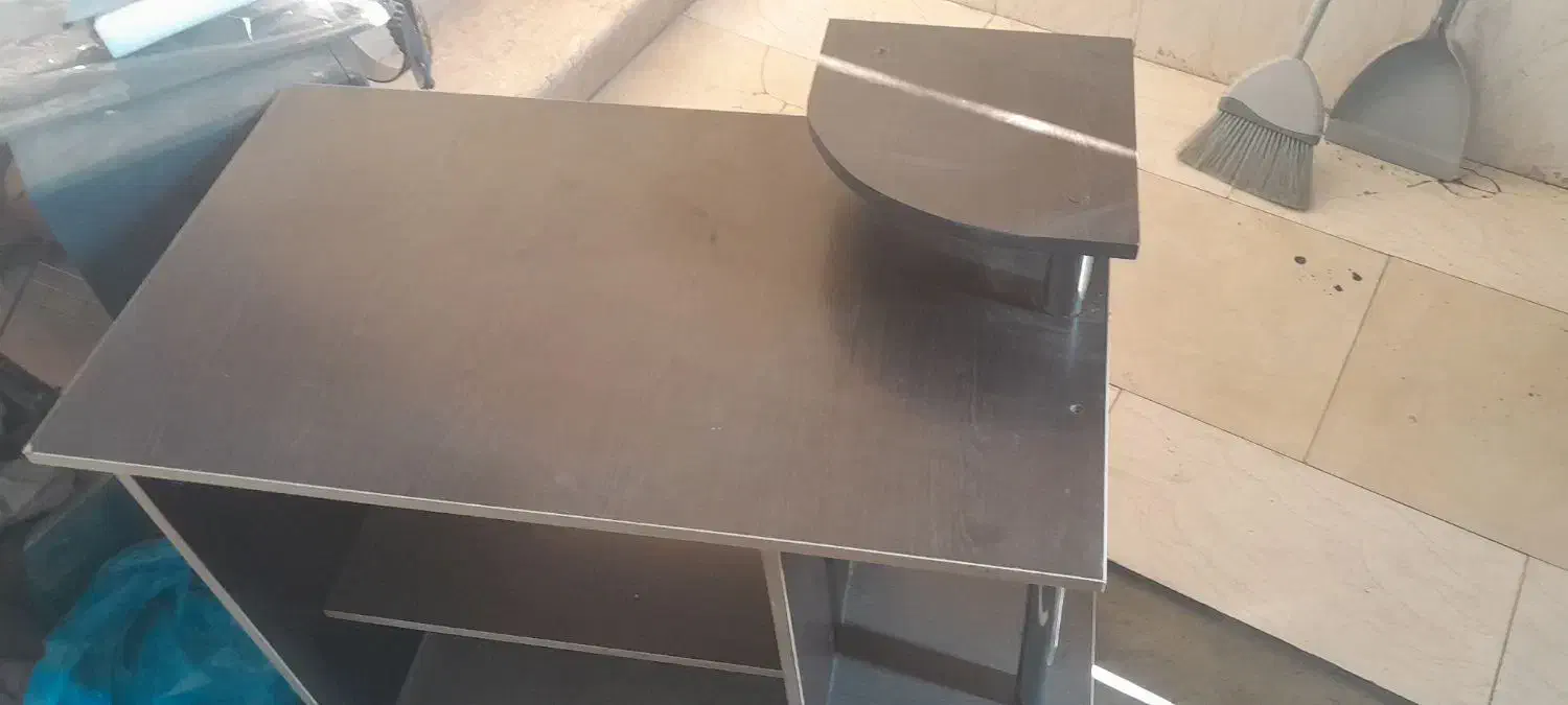 میز کامپیوتر ام دی اف درحد نو|میز تحریر و کامپیوتر|بندر انزلی, بشمن|دیوار