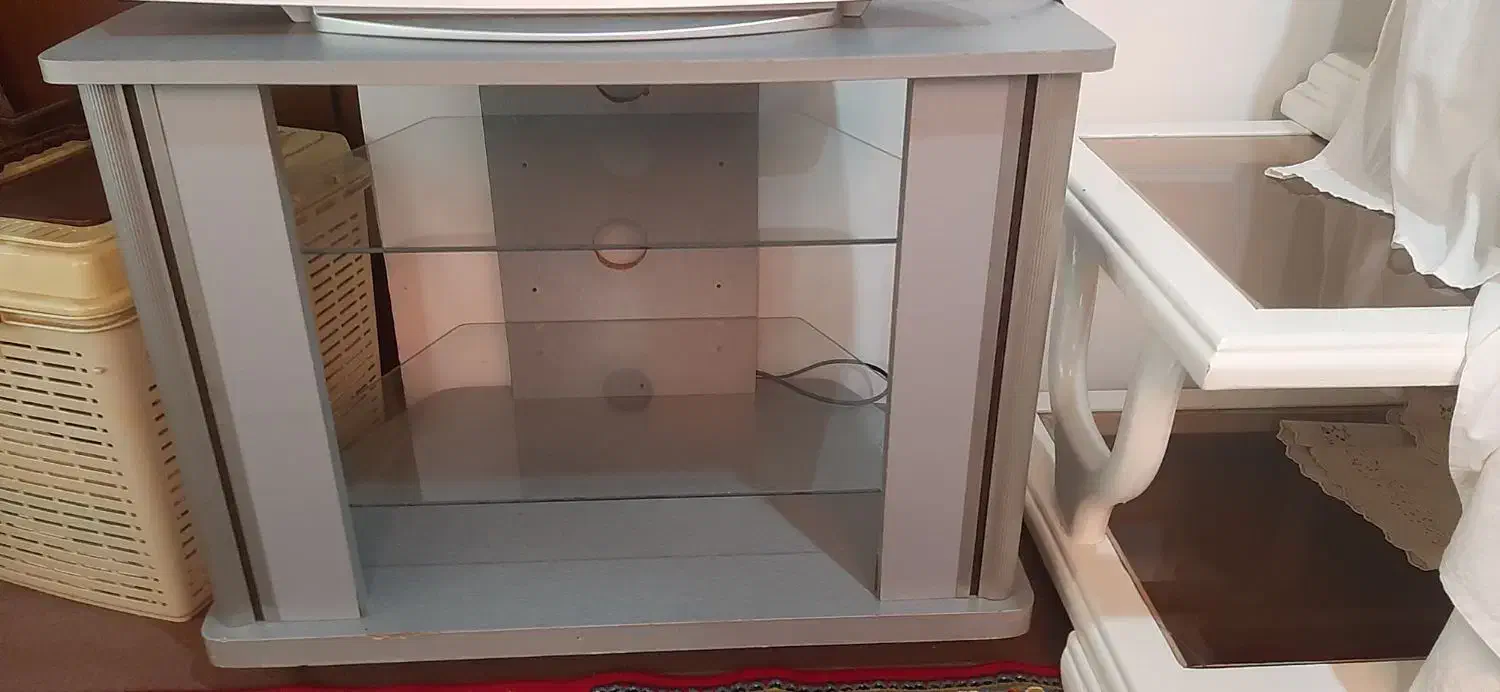 تلویزین ومیز|تلویزیون و پروژکتور|رشت, فلسطین|دیوار