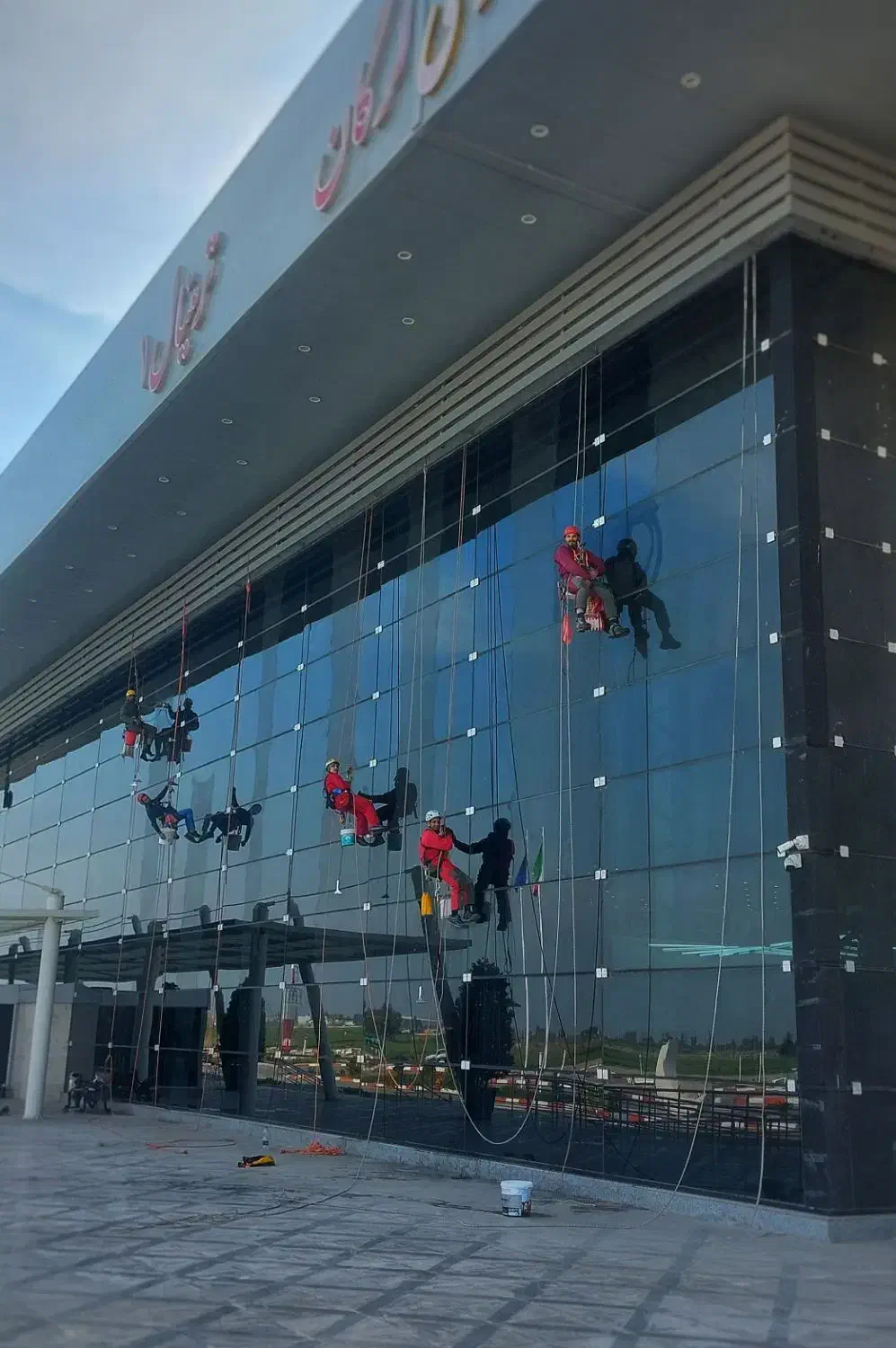 کار در ارتفاع. بند بازی. کار با طناب. عایق نما|خدمات پیشه و مهارت|گرگان, |دیوار