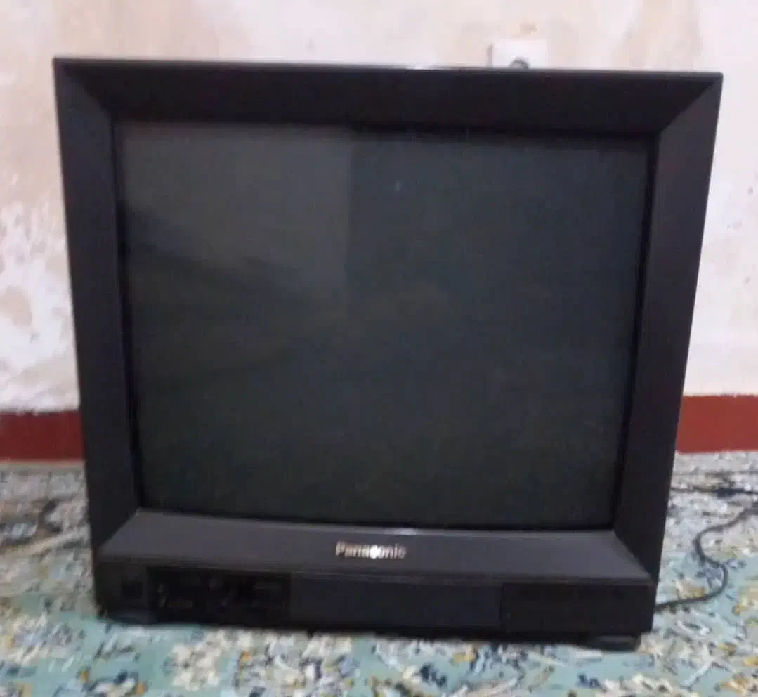 تلوزیون قدیمی ۲۴ اینج کاملا سالم|تلویزیون و پروژکتور|مسجد سلیمان, |دیوار