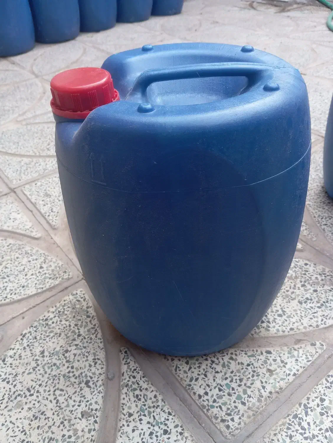 گالون ده لیتری|ظروف نگهدارنده، پلاستیکی، یک‌بارمصرف|کرمان, |دیوار