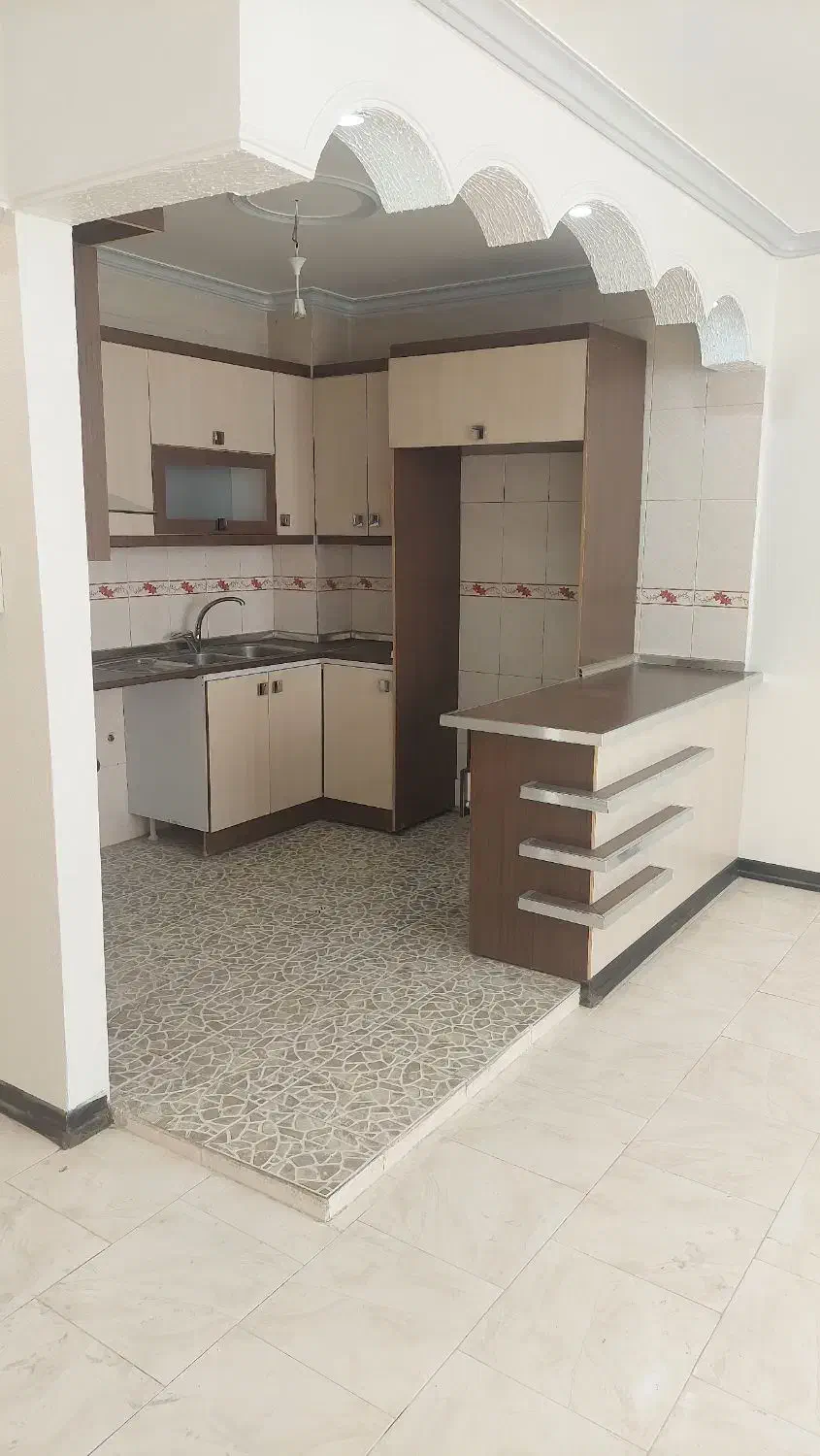 رهن کامل واحد خانه کارگر|اجارهٔ آپارتمان|شاهینشهر, خانه کارگر|دیوار