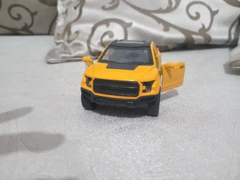 سه عدد ماشین فلزی|اسباببازی|اندیشه, اندیشه فاز ۲|دیوار