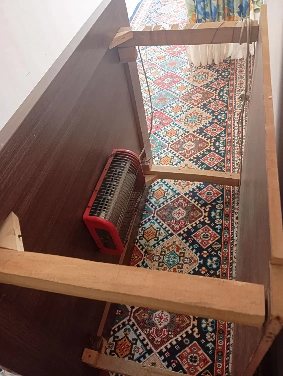 کرسی سالم|بخاری، هیتر، شومینه|طرقبه, |دیوار