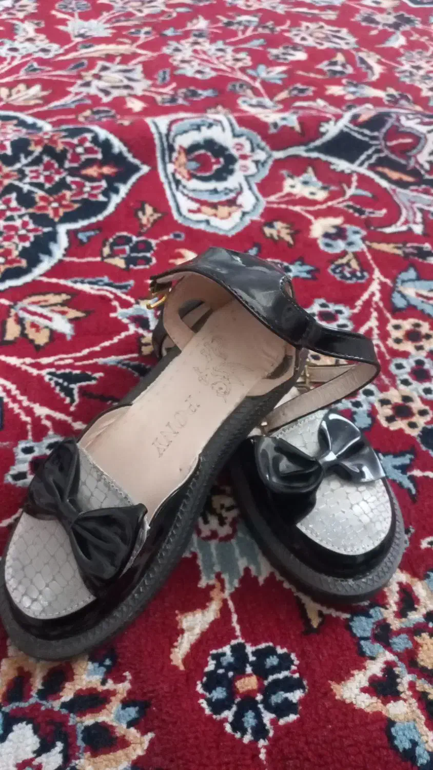 کفش|کفش و لباس بچه|مشهد, کوه سنگی|دیوار