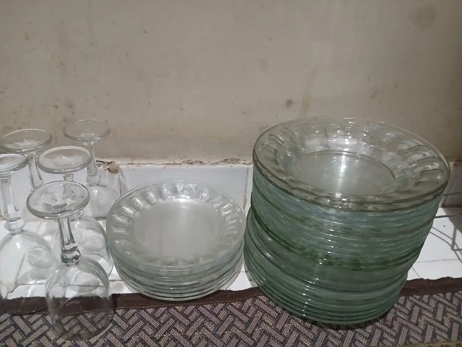 ظرف وبشقاب ۱۲ نفره|ظروف سرو و پذیرایی|مشهد, نیزه|دیوار