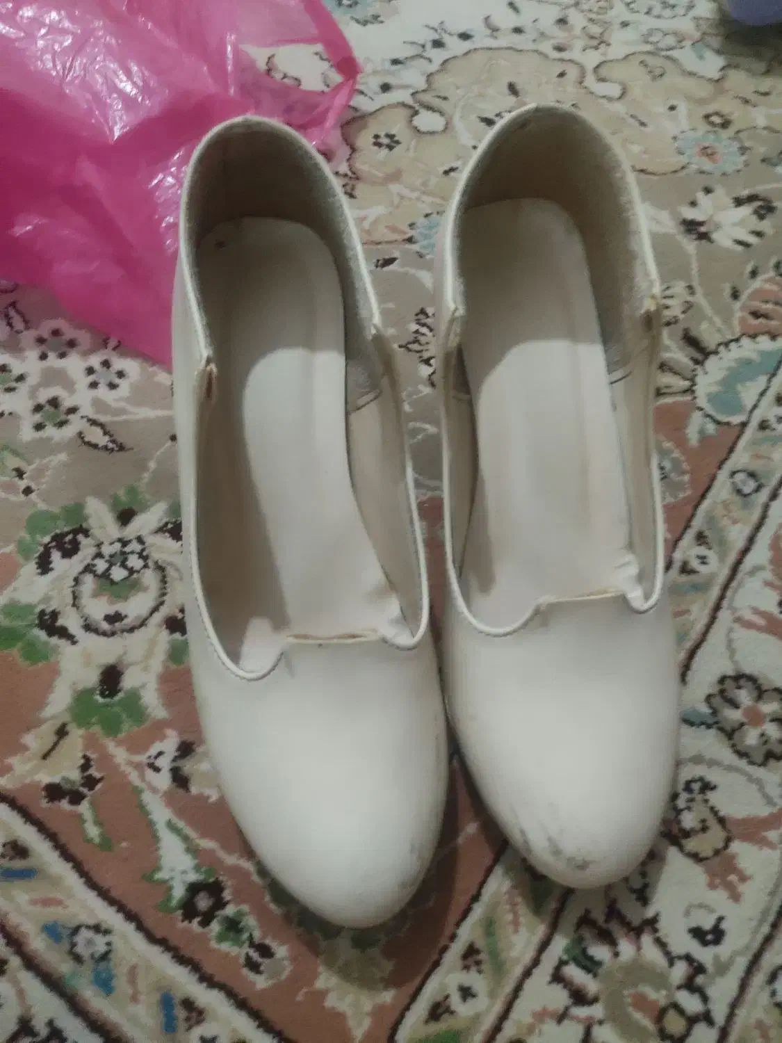 یک جفت کفش|کیف، کفش، کمربند|خمین, |دیوار