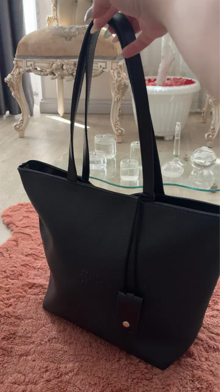 کیف بزرگ|کیف، کفش، کمربند|شیراز, انجیر|دیوار