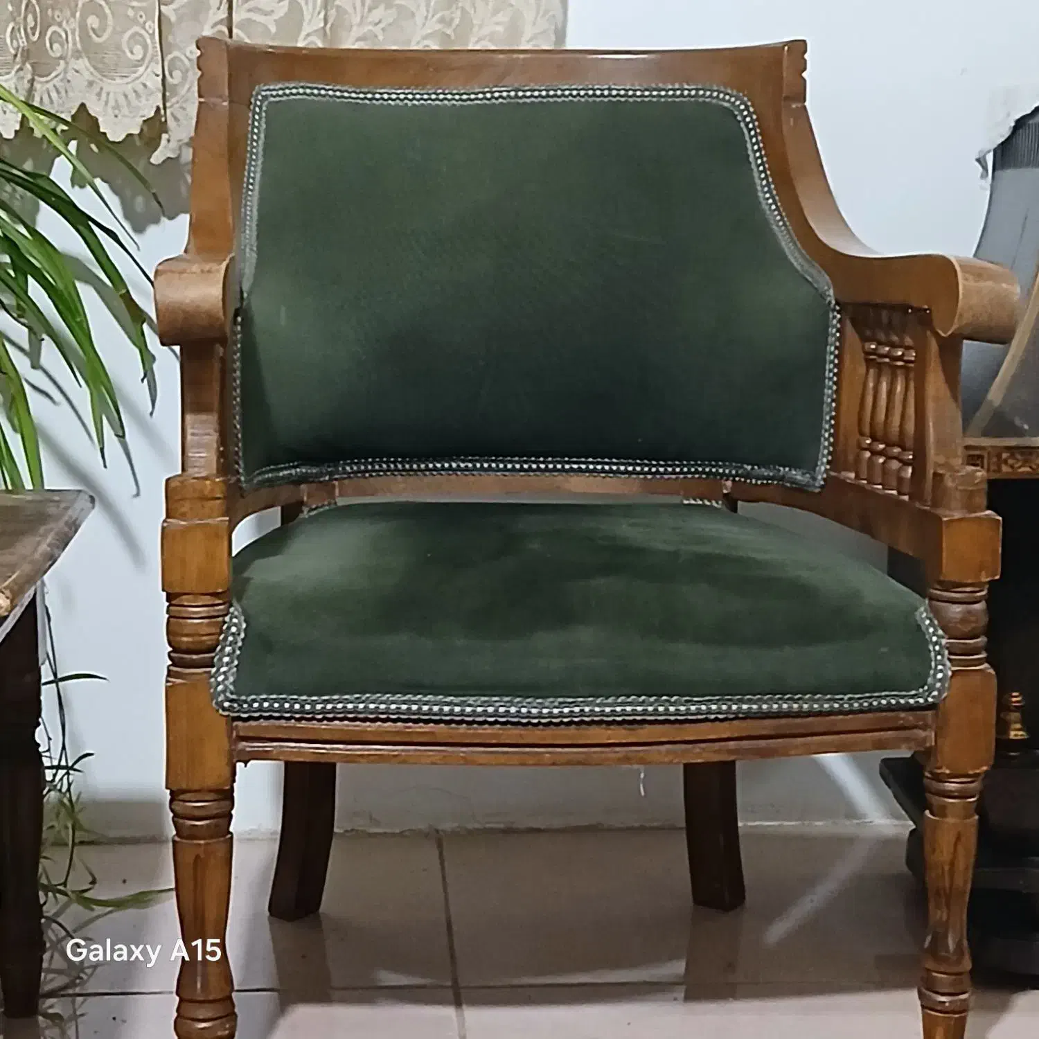 مبل اتریشی|کلکسیون اشیاء عتیقه|کرج, حصارک بالا|دیوار